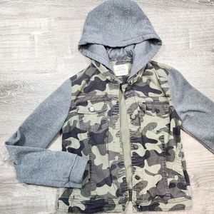 ASHLEY by 26 International Gray Sweatshirt Jacket Camo Front Small